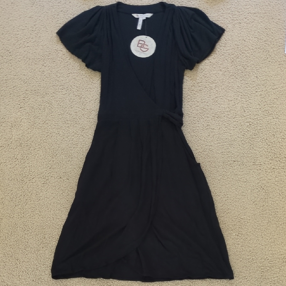 BCBGeneration Black Flutter Cap Short Sleeve Mini Wrap Dress